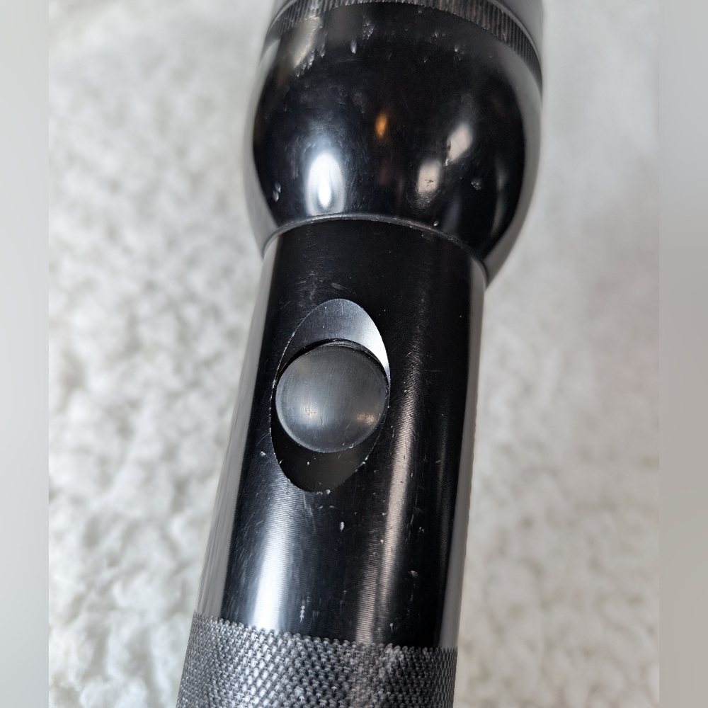 BLACK MAGLITE Mag-Lite 4 D Cell Flashlight Torch 15" Long USA made - Picture 5 of 6